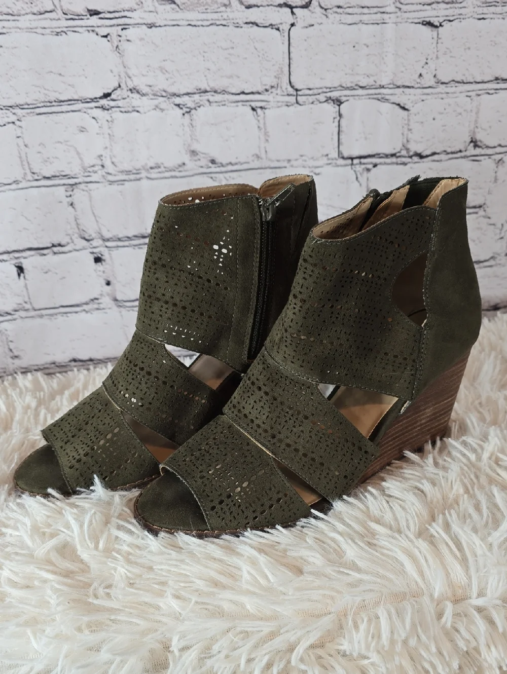 Market & Spruce Olive Green Suede Perforated Wedge Peep-Toe Bootie Size 8.5